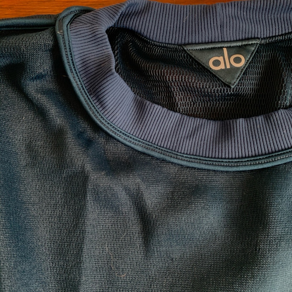 Alo Sweatshirt - Picture 2 of 3